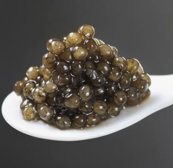 Cuillère en nacre garnie de perles de caviar Sherazad